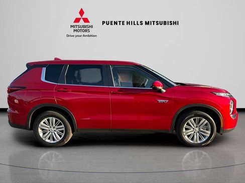 Used 2023 Mitsubishi Outlander ES image 4
