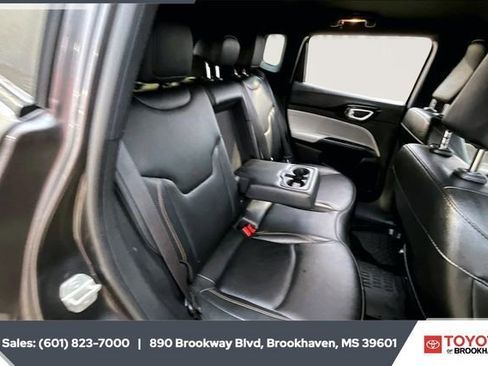 Used 2024 Jeep Compass Limited image 20