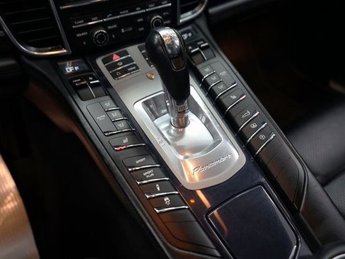Used 2010 Porsche Panamera S image 40