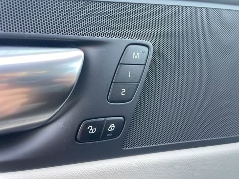 Certified 2024 Volvo XC60 B5 Core w/ Climate Package image 30