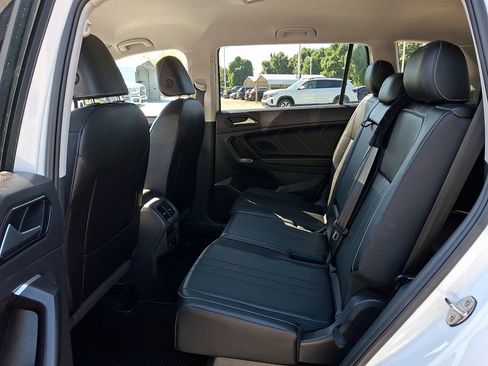 Certified 2023 Volkswagen Tiguan SE FWD image 10