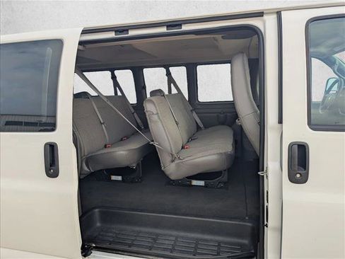 Used 2025 Chevrolet Express 3500 LT w/ LT Preferred Equipment Group RWD image 19