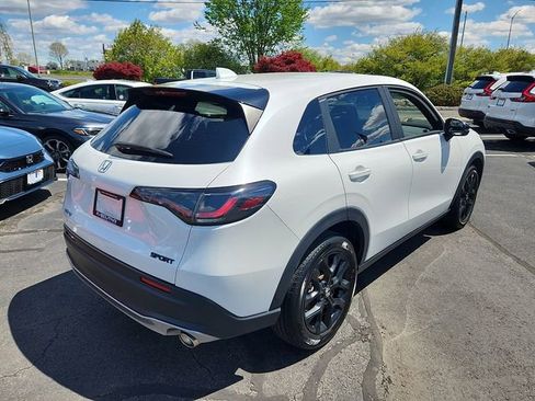Used 2025 Honda HR-V Sport image 6