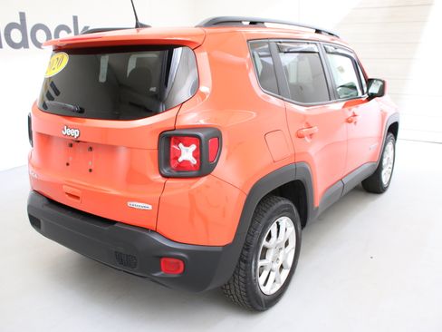 Used 2020 Jeep Renegade Latitude AWD/4WD image 9