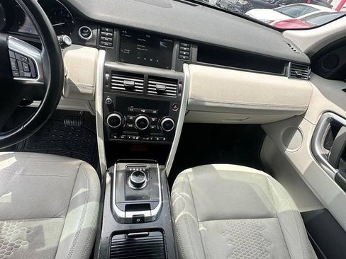 Used 2019 Land Rover Discovery Sport SE AWD/4WD image 13