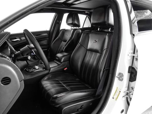 Used 2022 Chrysler 300 S RWD image 36