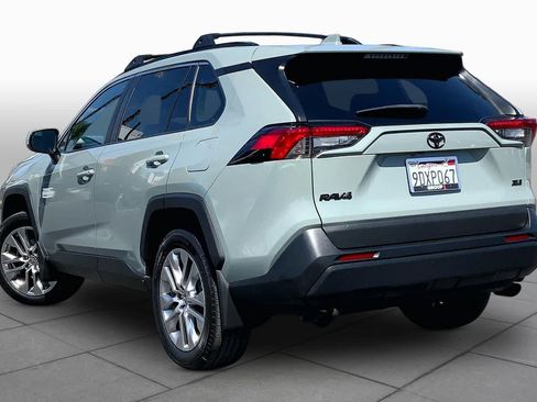 Used 2022 Toyota RAV4 XLE Premium FWD image 11