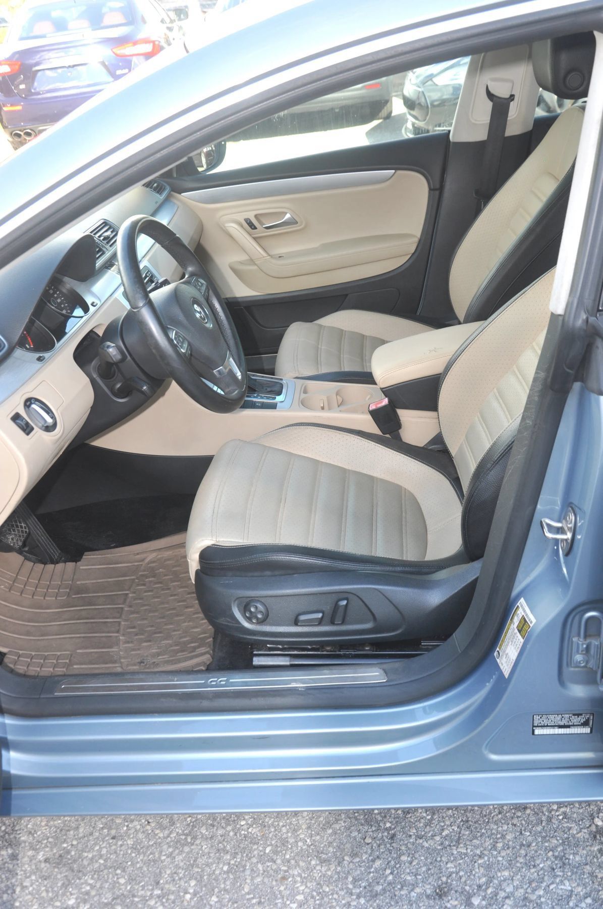 Used 2013 Volkswagen CC Sport FWD image 13