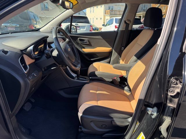 Used 2017 Chevrolet Trax LT w/ Driver Confidence Package FWD image 8