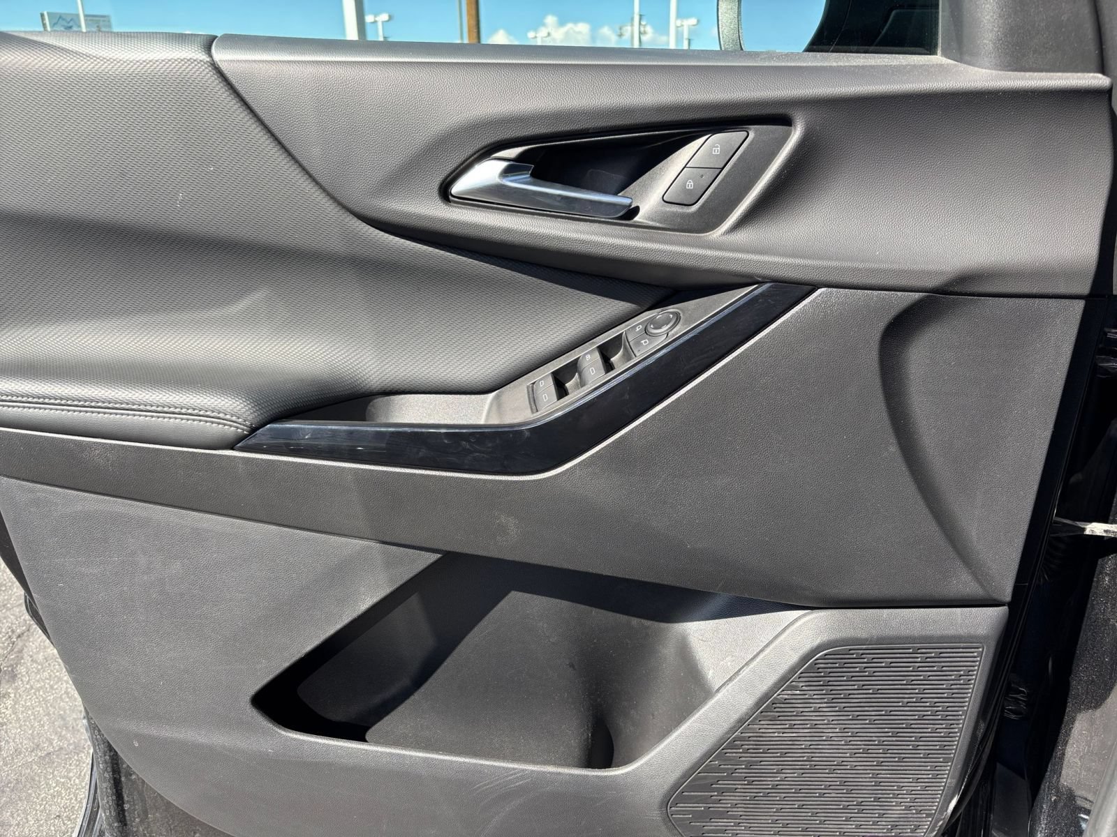 Used 2025 Chevrolet Equinox LT AWD/4WD image 18