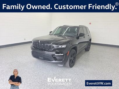Used 2024 Jeep Grand Cherokee Limited w/ Black Appearance Package