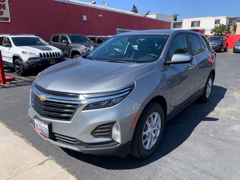 Used 2024 Chevrolet Equinox LT w/ Driver Convenience Package AWD/4WD image 3