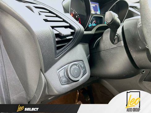 Used 2019 Ford Escape SE image 10