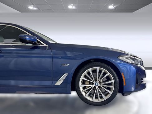 Used 2023 BMW 530e w/ Convenience Package RWD image 34