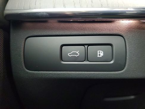 Certified 2025 Volvo XC90 T8 Ultra w/ Protection Package Premier AWD/4WD image 35