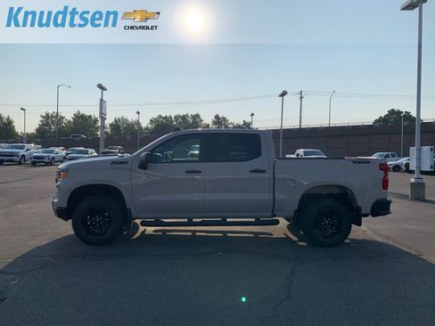 Used 2026 Chevrolet Silverado 1500 Custom Trail Boss w/ Dark Appearance Package AWD/4WD image 4
