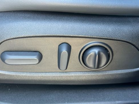 Used 2023 Buick Enclave Essence w/ Sound and Sites Package image 16