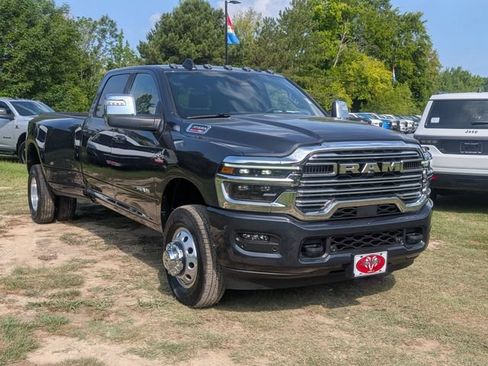 New 2026 RAM 3500 Laramie AWD/4WD image 2
