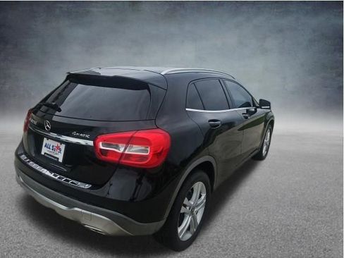 Used 2018 Mercedes-Benz GLA 250 4MATIC image 8