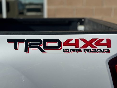 Used 2018 Toyota Tacoma TRD Off-Road image 14