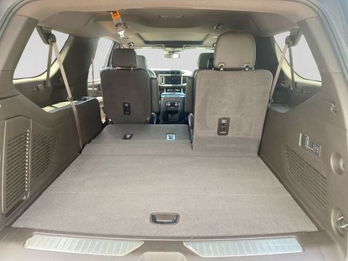Used 2024 GMC Yukon XL Denali AWD/4WD image 32