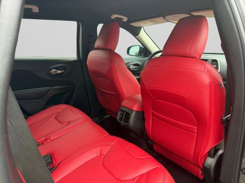 Used 2015 Jeep Cherokee Latitude w/ Comfort/Convenience Group FWD image 31