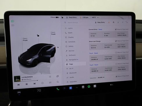 Used 2023 Tesla Model Y Long Range AWD/4WD image 42