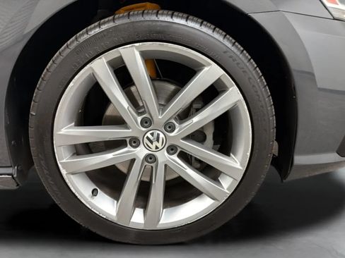 Used 2018 Volkswagen Passat 2.0T R-Line FWD image 23
