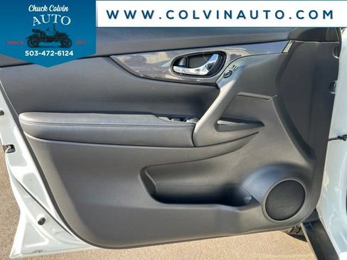 Used 2018 Nissan Rogue S AWD/4WD image 12