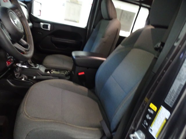 Certified 2024 Jeep Wrangler Unlimited AWD/4WD image 2