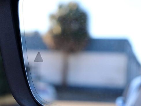 Used 2017 Maserati Levante S image 24