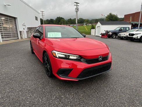 Used 2022 Honda Civic Sport image 2