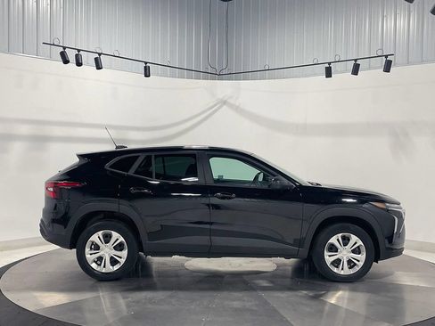 Used 2024 Chevrolet Trax LS w/ Driver Confidence Package FWD image 10
