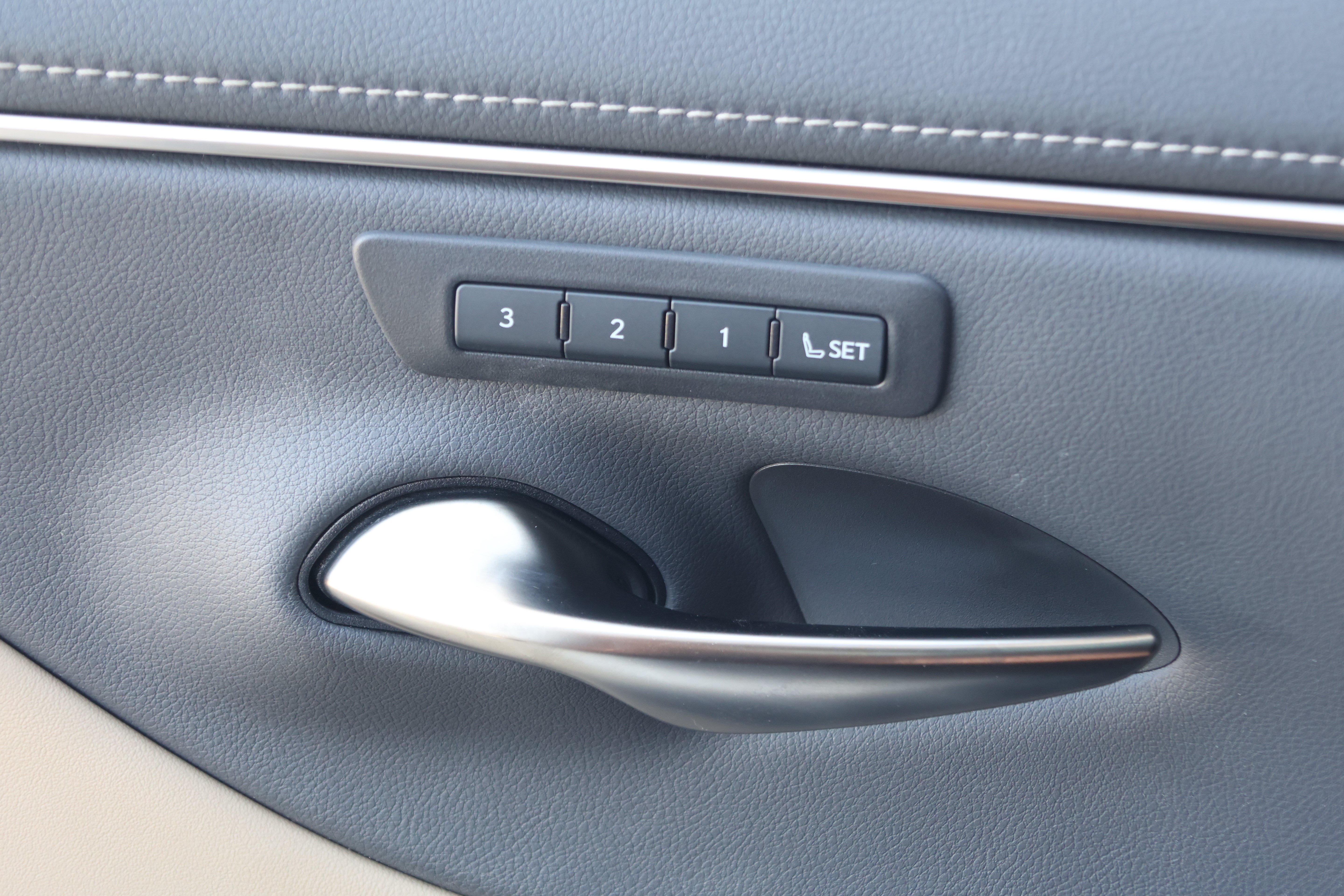 Used 2021 Lexus ES 350 w/ Premium Package FWD image 13