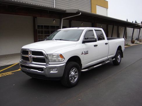 Used 2014 RAM 2500 Tradesman w/ Chrome Appearance Group image 2