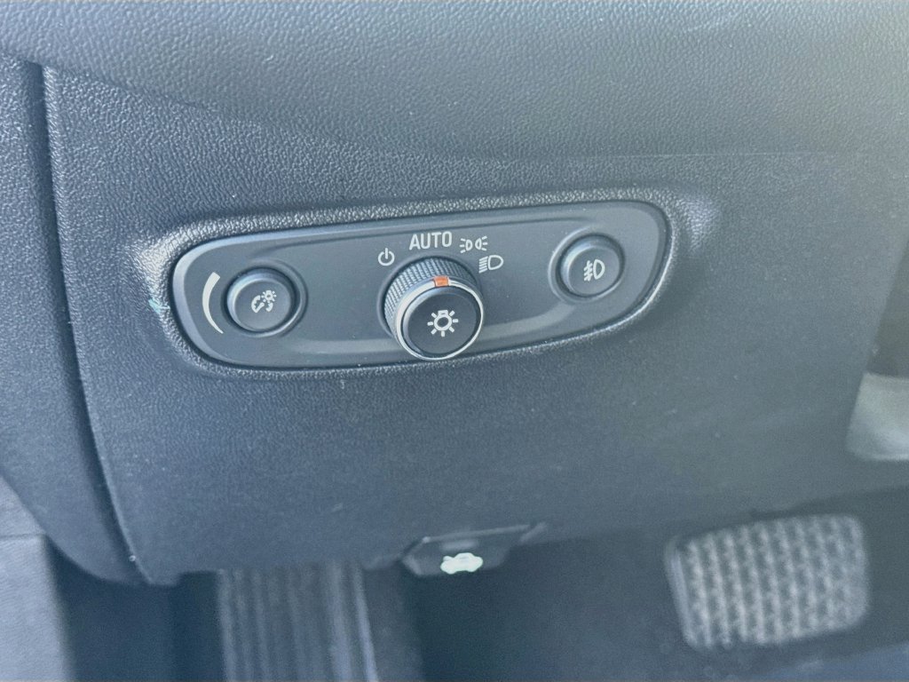 Used 2018 Chevrolet Equinox Premier AWD/4WD image 10