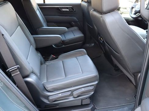 Used 2025 Chevrolet Tahoe Z71 w/ Z71 Off-Road Package AWD/4WD image 18