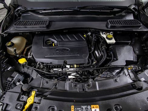 Used 2017 Ford Escape SE w/ SE Sport Appearance Package FWD image 44