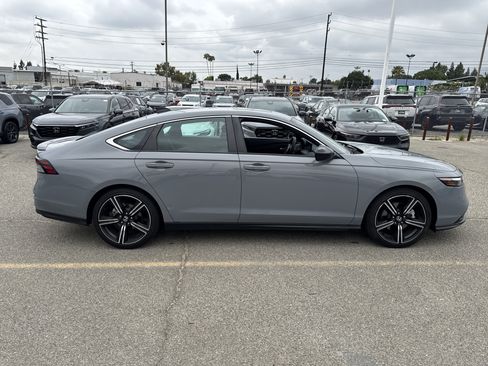 Used 2023 Honda Accord Sport image 3