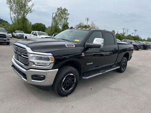 Used 2023 RAM 2500 Laramie AWD/4WD image 12