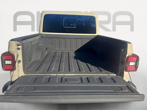 Used 2022 Jeep Gladiator Rubicon w/ LED Lighting Group image 12