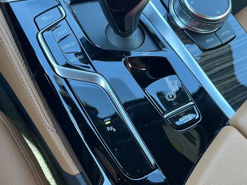 Used 2023 BMW 540i w/ M Sport Package image 8