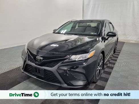 Used 2019 Toyota Camry SE image 1