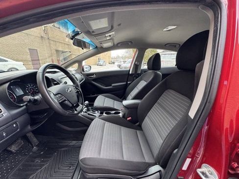 Used 2018 Kia Forte S image 21