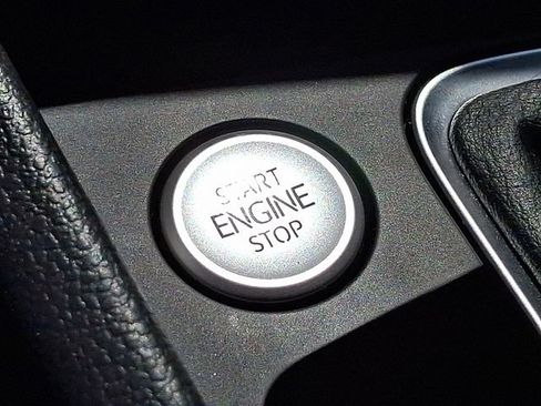 Used 2023 Volkswagen Jetta SE FWD image 24