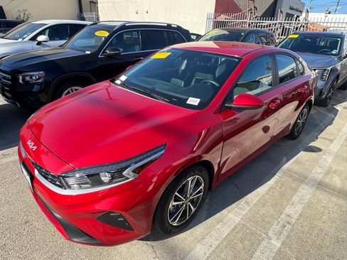 Used 2023 Kia Forte LXS FWD image 2