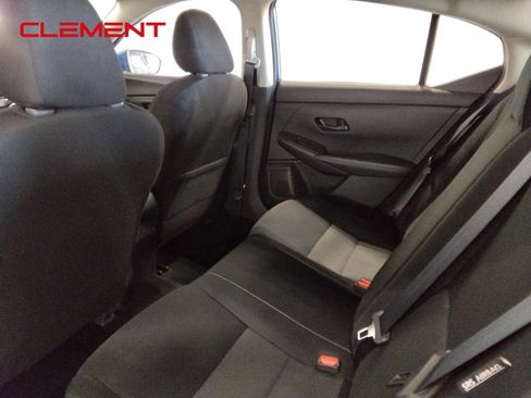 Used 2025 Nissan Sentra SV FWD image 32