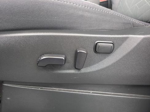 Used 2025 Nissan Frontier SV RWD image 24
