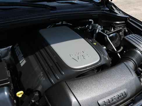 Used 2023 Dodge Durango R/T w/ Tow 'N Go Package AWD/4WD image 24