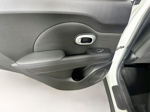 Used 2018 Kia Soul w/ Convenience Package FWD image 25